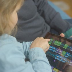 Avec Winky, les enfants peuvent s'initier à la programmation et concevoir leurs applications...
