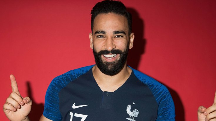 Adil Rami lors de la séance officielle de portraits de la Coupe du monde de la FIFA 2018 à Moscou