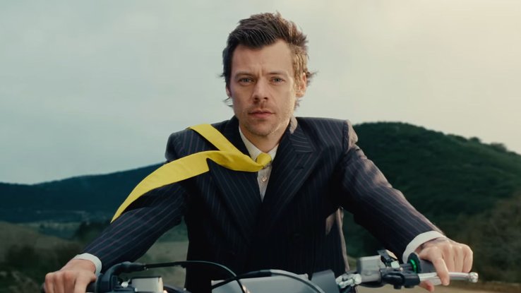 Harry Styles dans le clip "American Girls"