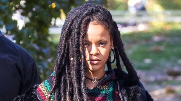 Rihanna : découvrez ses nouveaux cheveux verts!