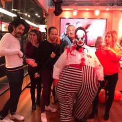 Ambiance Halloween dans les studios du Réveil Chérie.
