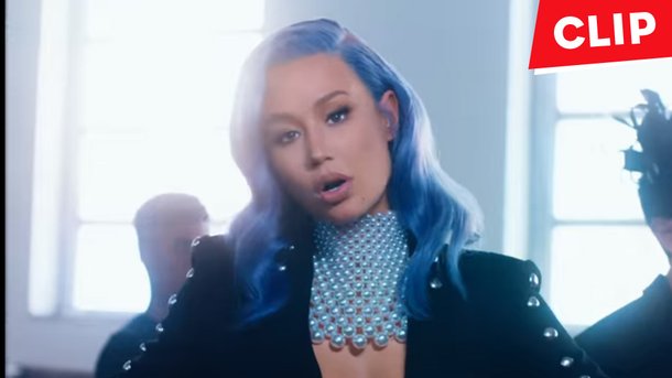 Iggy Azalea s’entoure de drag queens dans le clip de «Sally Walker»