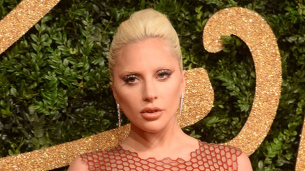 Lady Gaga : très heureuse après sa nomination aux Golden Globes!