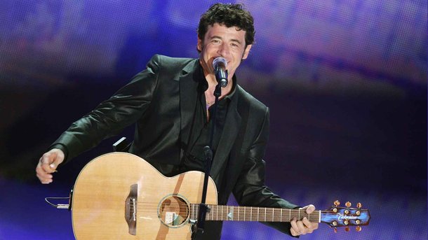 Patrick Bruel dévoile une nouvelle ballade "À la santé des gens que j'aime"