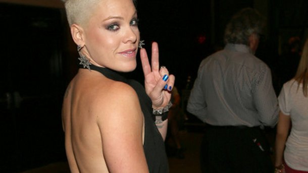 Pink réédite son album pour Noël