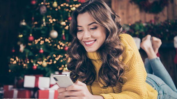 Les infos du Réveil Chérie : 60% des français veulent que Noël soit une journée sans smartphone