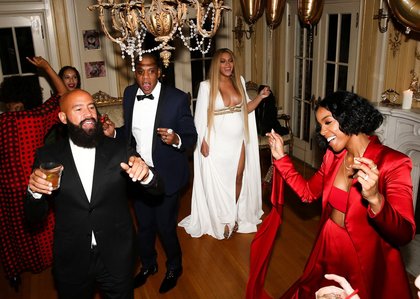 Jay-Z, Beyoncé et Kelly Rowland avec leurs amis