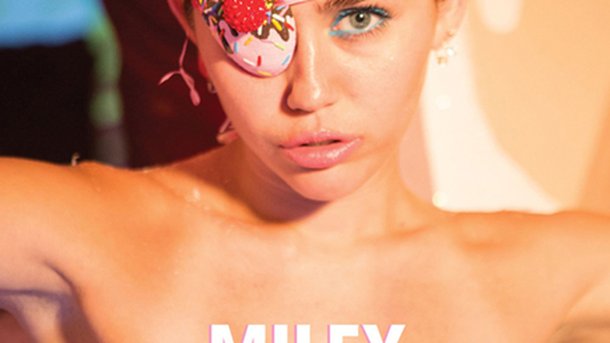Miley Cyrus dévoile encore ses seins !