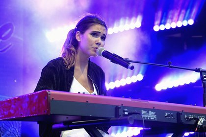 Joyce Jonathan chante "Les filles d'aujourd'hui"