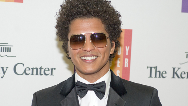 Bruno Mars: les stars lui souhaitent son anniversaire!