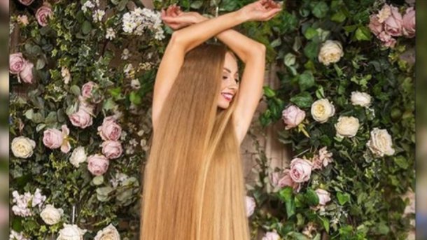 Les infos du Réveil Chérie : Une Ukrainienne de 36 ans n’a pas coupé ses cheveux depuis l’âge de 5 ans