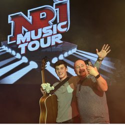 Shawn Mendes et Cauet - NRJ Music Tour Beauvais 2016