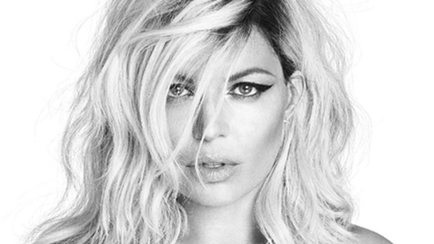 Fergie : Topless pour la sortie de son nouveau hit, M.I.L.F.$