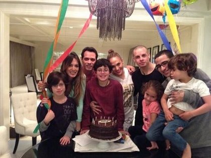Jennifer Lopez: Joyeux Anniversaire Cristian!!!!!!!!!!Fête à la maison! La famille