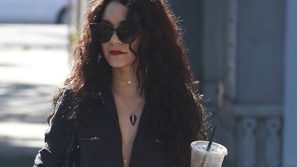 Vanessa Hudgens évoque la mort de son père pour la première fois!