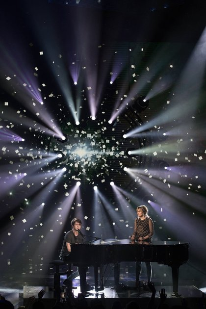 Louane et Charlie Puth - Cérémonie NRJ Music Awards 2016