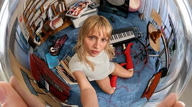Angèle : quelle référence se cache derrière la pochette de son album "Instinct" ?