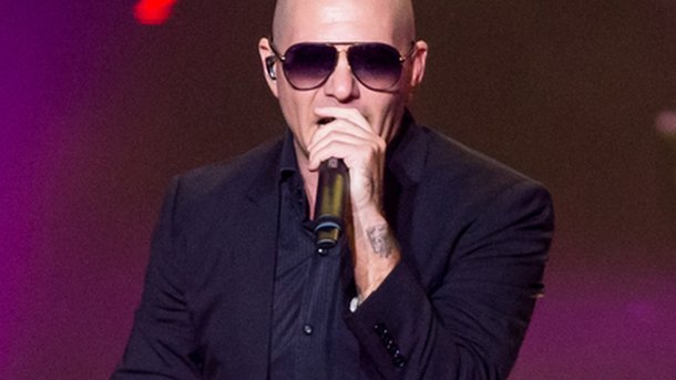 Pitbull : il doit tout à sa mère!