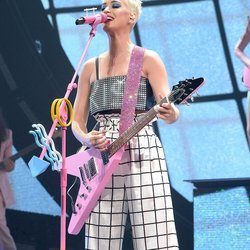 Witness : The Tour