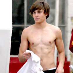 Beaux gosses : devinez à qui est ce torse ?