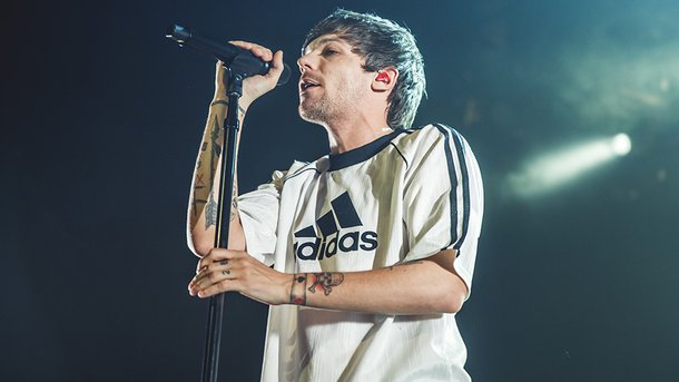 Louis Tomlinson engagé: son nouveau projet pour dénicher de futurs talents