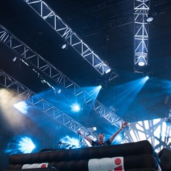 NRJ in The Park Trélazé - Nils Van Zandt