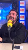 Michel Boujenah fait une blague au téléphone à Maxime Gasteuil et Edouard Pluvieux
