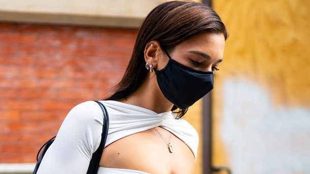 Dua Lipa change de look!