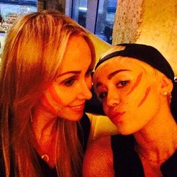 Miley Cyrus à l'anniversaire de sa maman
