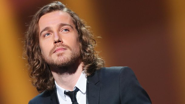 Les infos du Réveil Chérie : Julien Doré va incarner un policier dans la série télévisée "Panda"