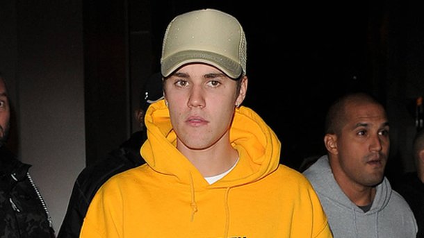 Justin Bieber : ses fans plantent la tente… cinq mois avant son concert!