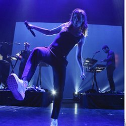 Concert Pop Love - Christine and the Queens