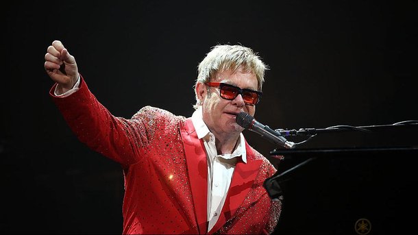 Elton John : Meghan Markle lui a demandé d'enseigner le piano à son fils