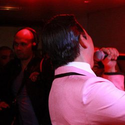 Lundi 05 novembre aves Psy et Kev Adams