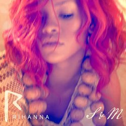 Rihanna sort les fouets et le martinet