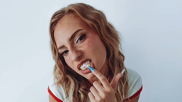 Léa (Star Academy) bluffe avec son premier single "Dis-moi"