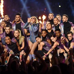 Lady Gaga sur scène à la mi-temps du Superbowl 2017
