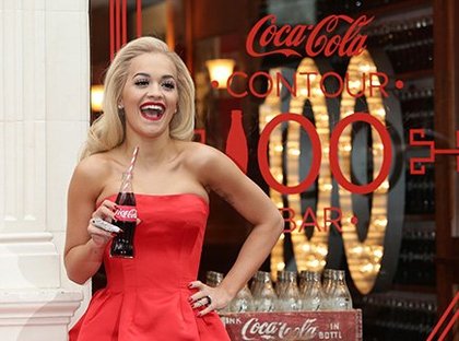 Rita Ora bar Coca