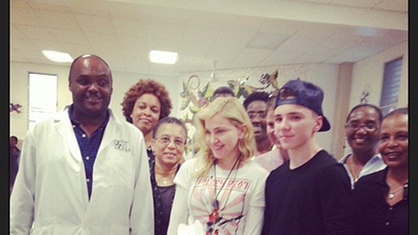 Madonna visite Haïti