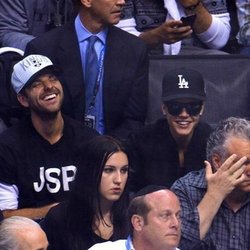 Justin Bieber : Super soirée. #hockey. love u @thatrygood #family
