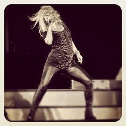 Shakira enceinte et toujours au top sur scène
