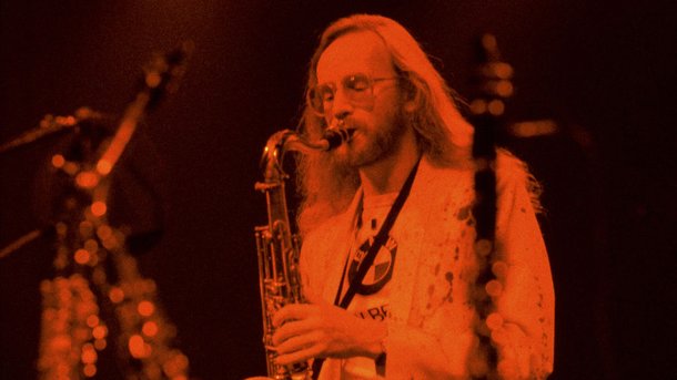 John Helliwell : qui est le charismatique multi-instrumentiste de Supertramp ?