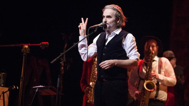 Stefan Eicher en concert privé dans sa cuisine