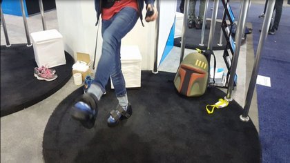 Chaussures à retour haptique Cerevo Japan (sur les pieds de PP Garcia à Las Vegas)