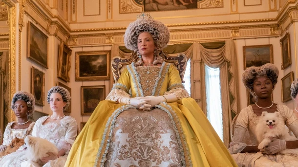 «La Chronique des Bridgerton»: la première photo du spin-off sur la reine Charlotte