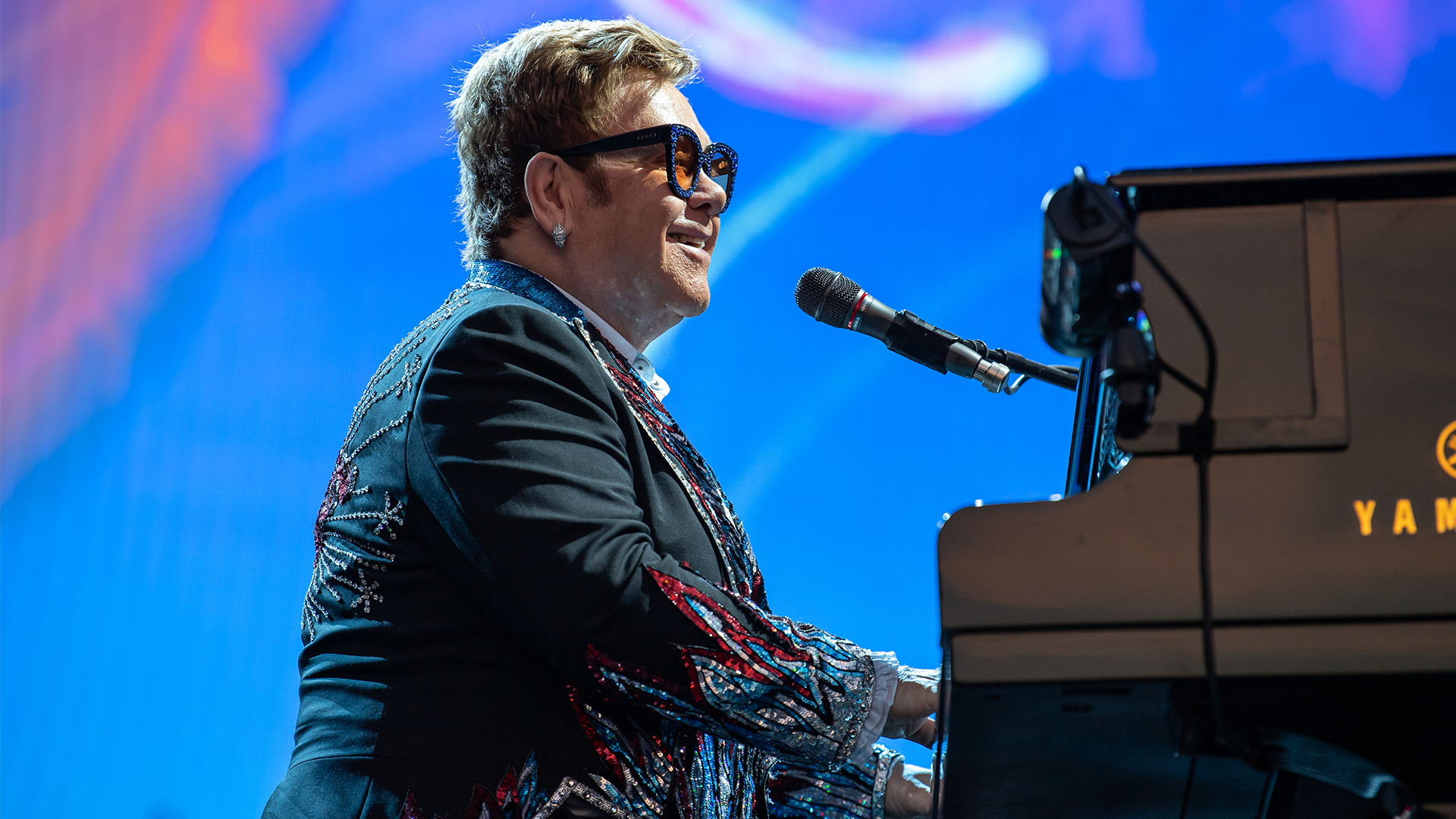 Elton John réédite son album culte "Honky Château" enrichi d'inédits - Vimarsana News