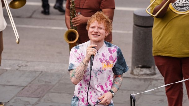 Ed Sheeran dévoile son nouveau titre dans les rues de la Nouvelle-Orléans