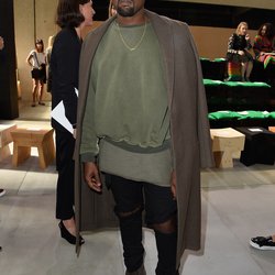 Kanye West maîtrise l’art de superposer les couches de vêtements