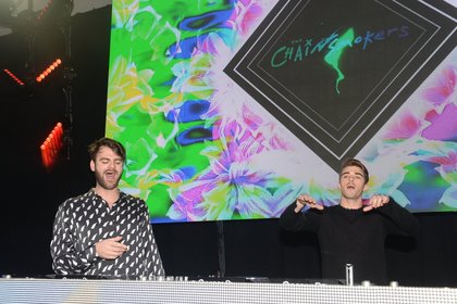 The Chainsmokers - NRJ DJ AWARDS 2016 - La Cérémonie