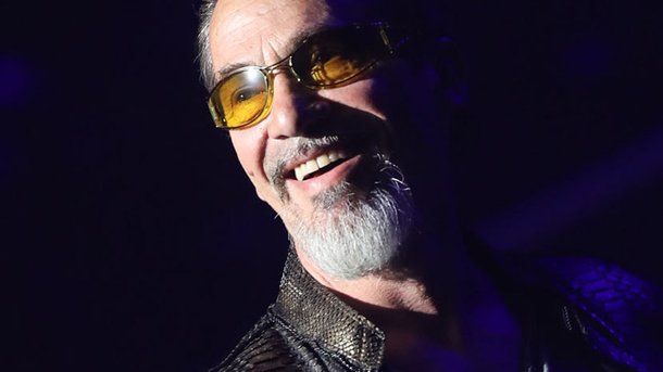 Florent Pagny coupe sa fameuse barbichette et partage le résultat sur Instagram !